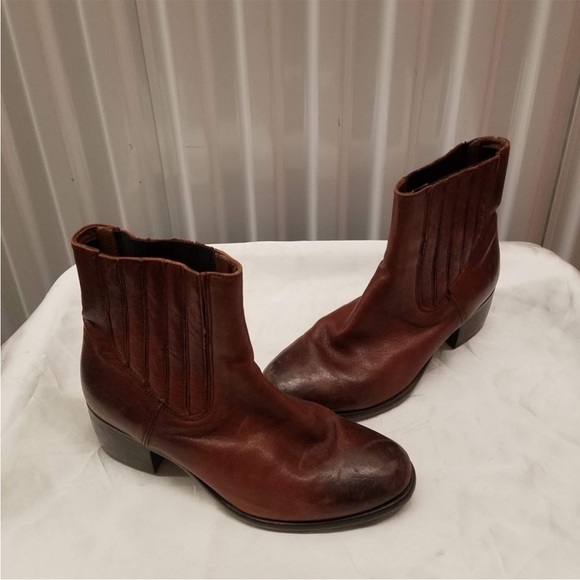 Ugg Western Leather Boots - Picture 2 of 11